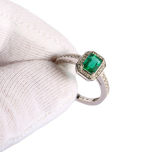 Dijamantni prsten sa smaragdom